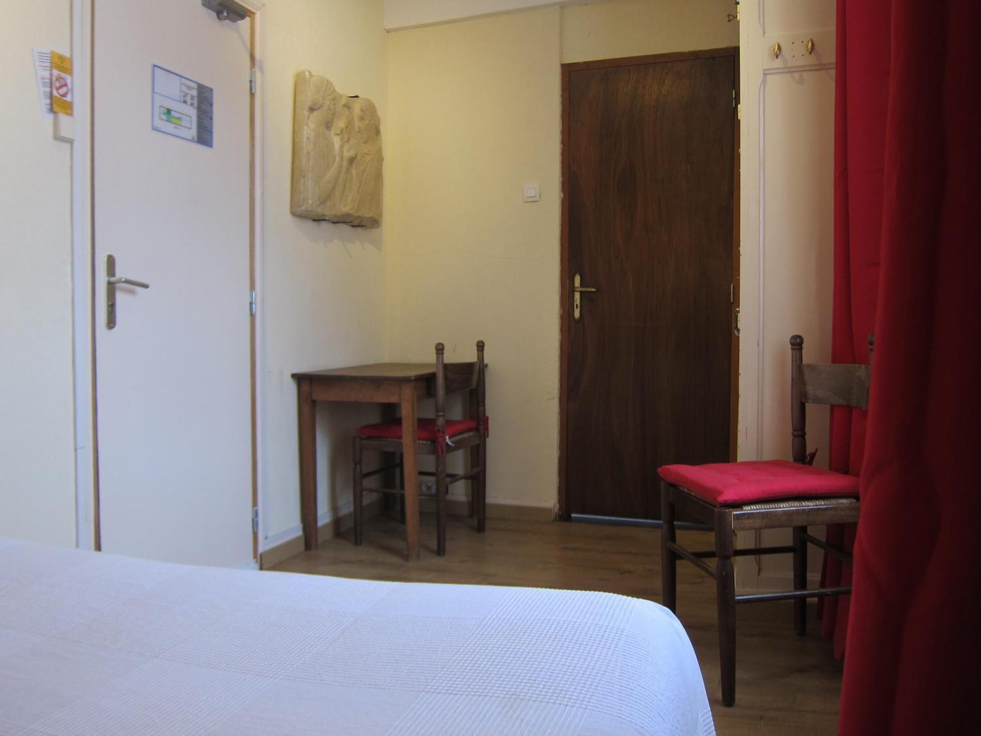 Auberge Des Deux Rivieres Seix Quarto foto