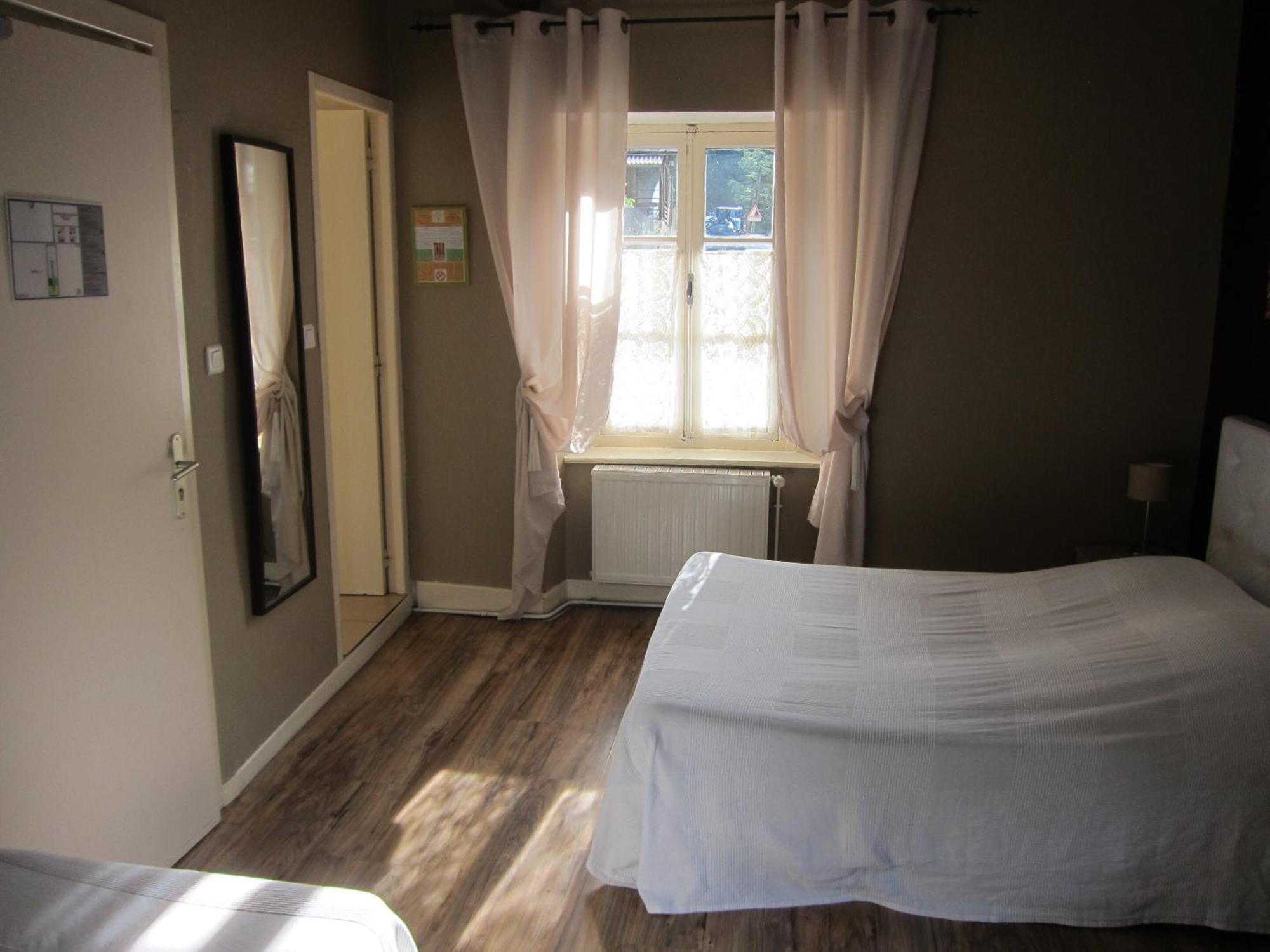 Auberge Des Deux Rivieres Seix Quarto foto